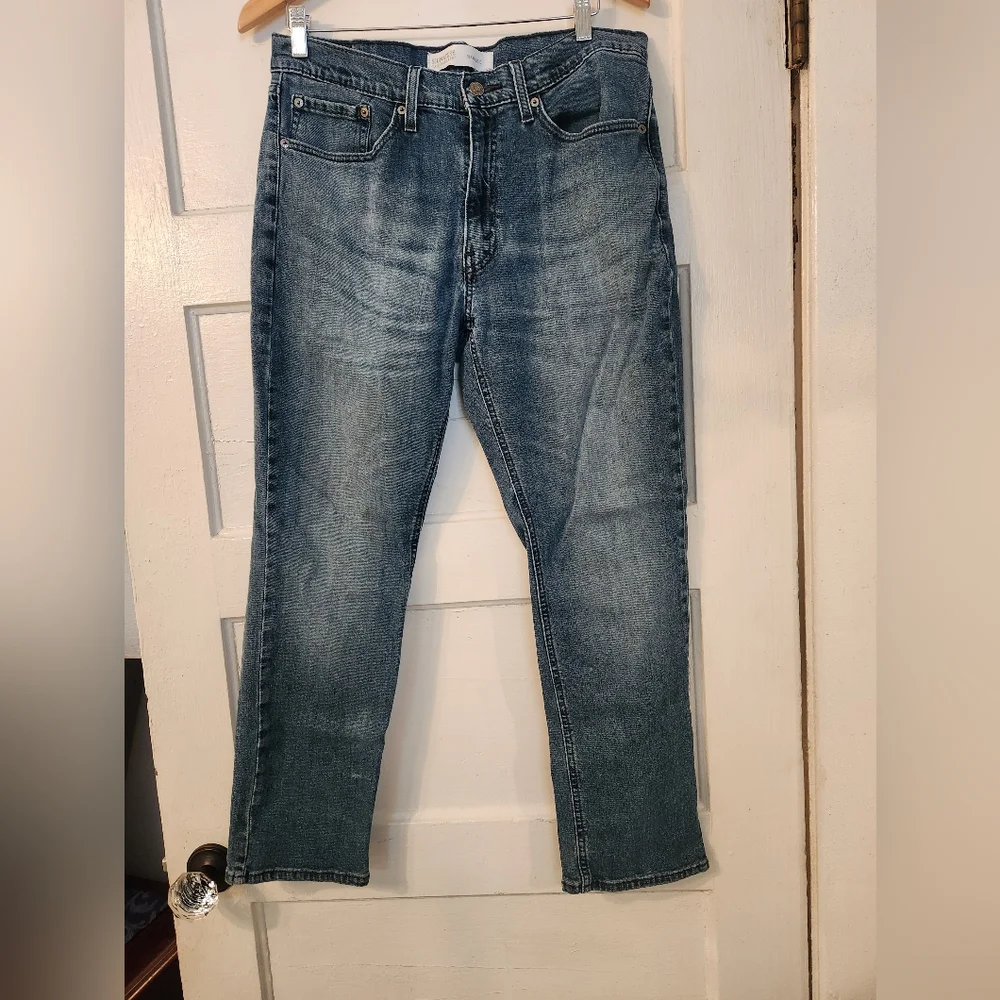 LEVI’S Signature Men's S67 Athletic Jeans, Size 34 by 30. Whiskering, Denim GUC